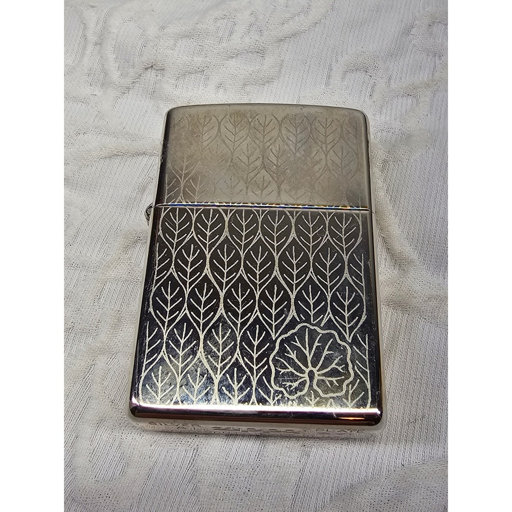 Vtg zippo‎ lighter silver plate leaf 2000 design